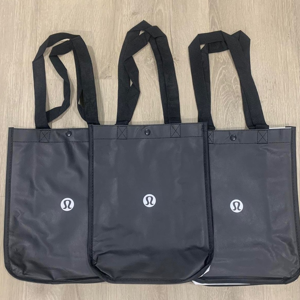 3x large lululemon Black Tote Bag Set